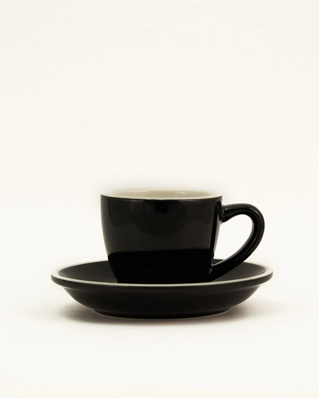Taza + plato negro